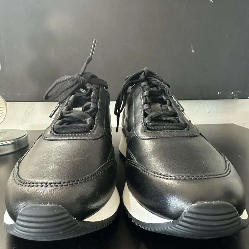 🆕Michael Kors Allie Stride Leather Sneakers